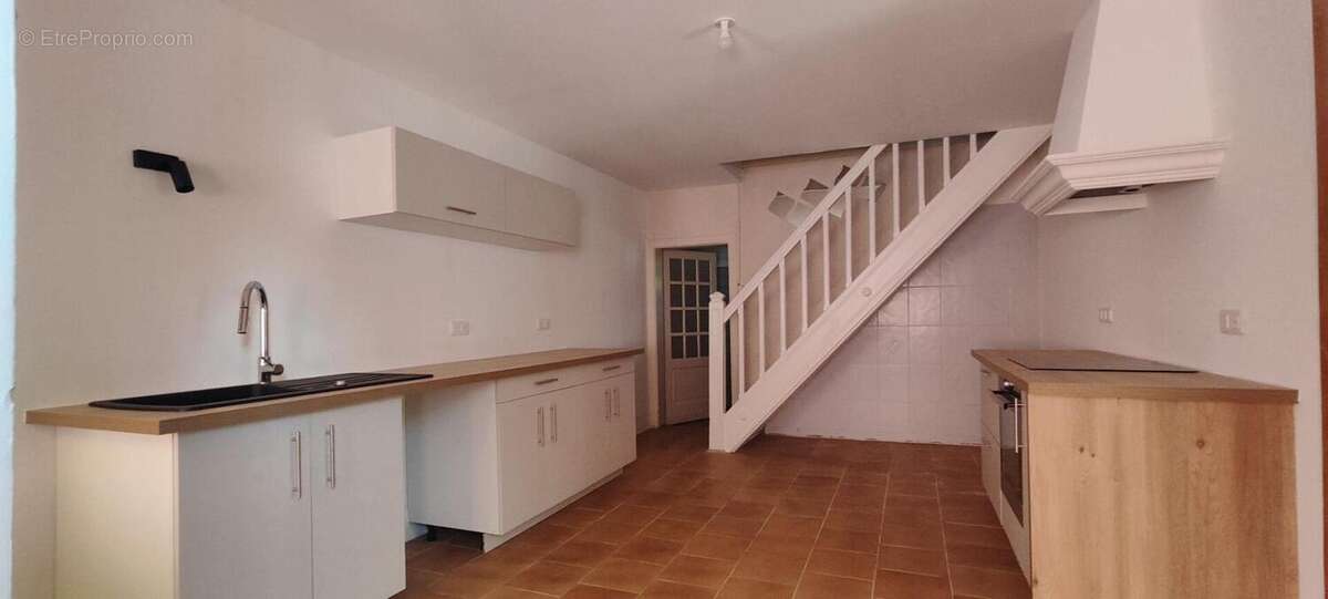 70290 Plancher Bas : Maison 4 pièces 122 m2 avec dépendances et garages - photo 3