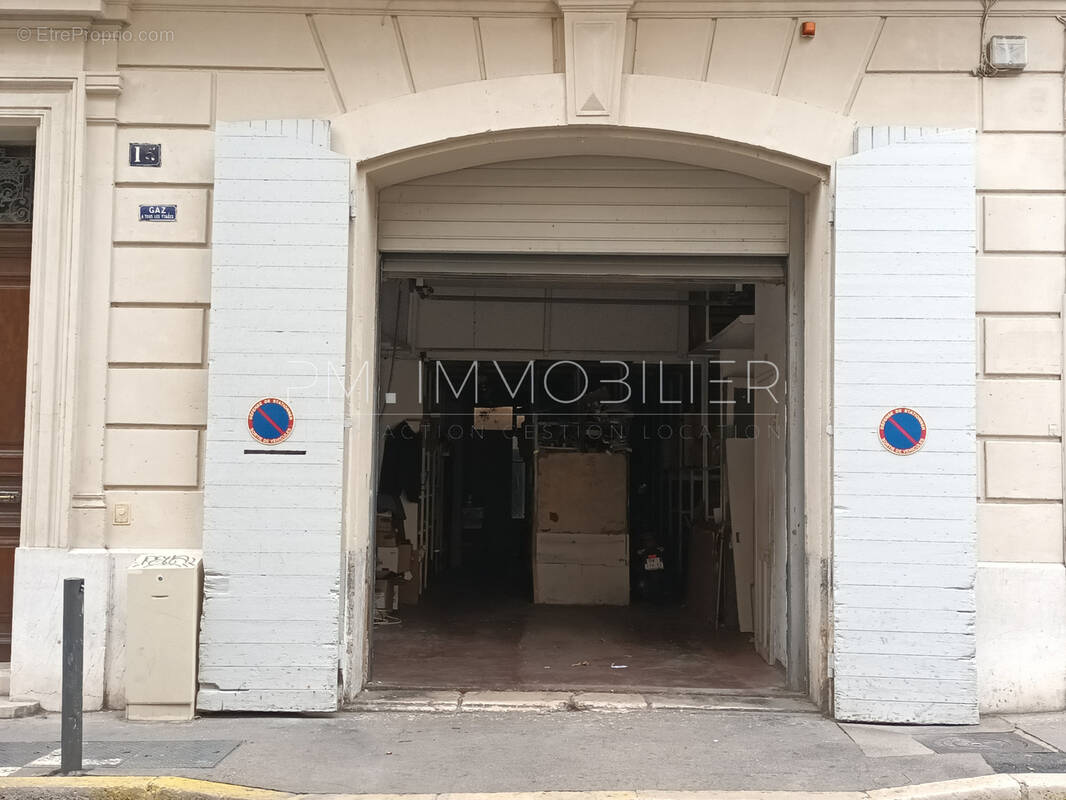 Commerce à MARSEILLE-1E