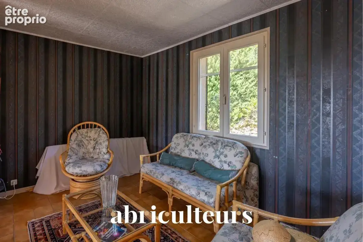 Maison familiale à fort potentiel de 150 m² – Vue panoramique – Piscine et jardin arboré – Seillans - photo 9
