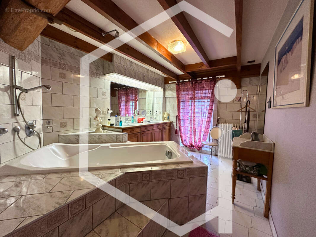 Maison à COSNE-COURS-SUR-LOIRE