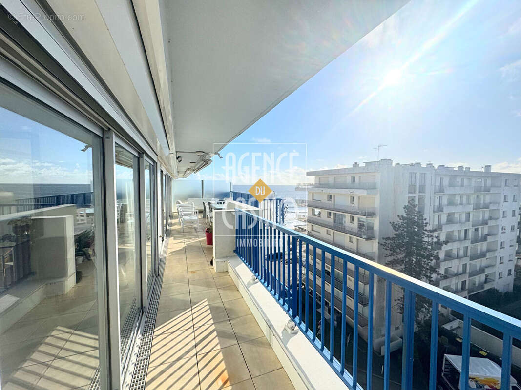 A vendre, 4 pièces Vue mer Latérale, Centre ville, Quartier des Oiseaux, proche Marché & Avenue De Gaulle, Calme & Résidentiel - photo 11