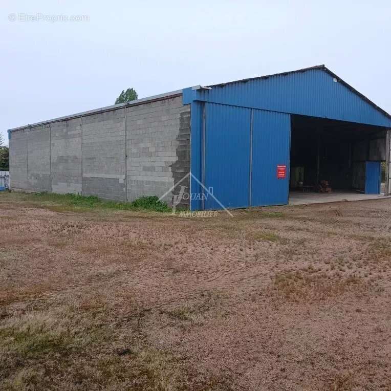 Appartement à TRETEAU