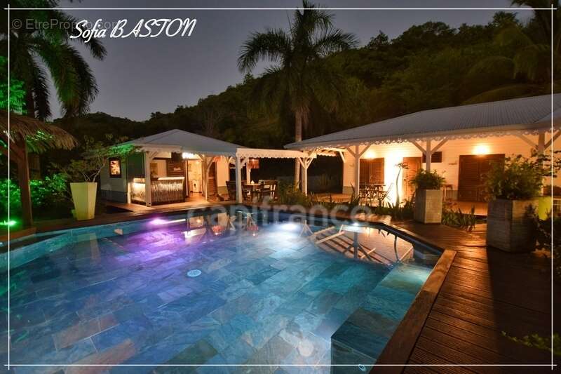 Maison à LES TROIS-ILETS