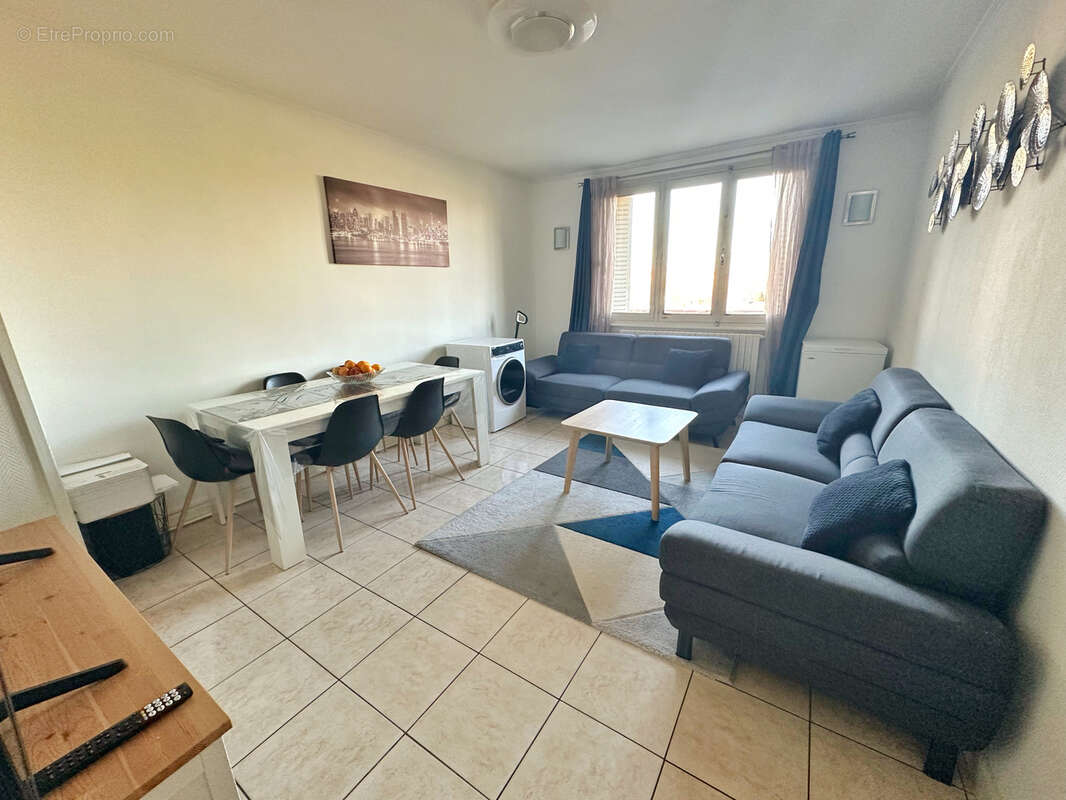 Appartement à OULLINS