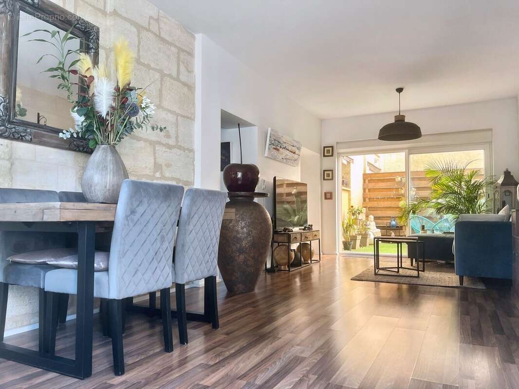 Appartement à LATRESNE