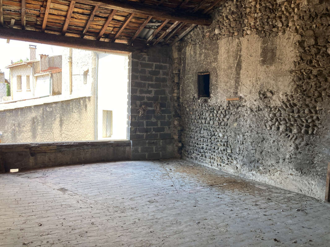 Maison à MONTELIMAR