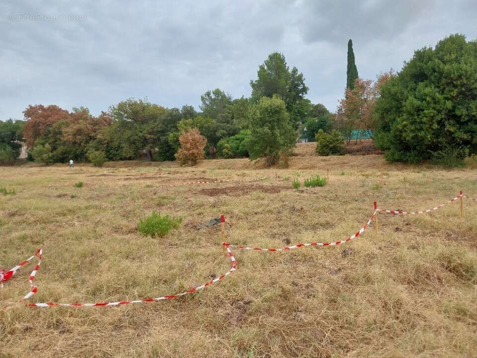 Terrain à FREJUS