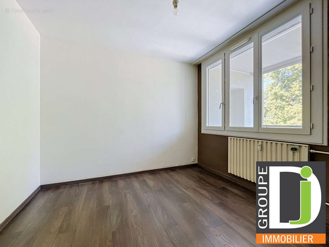 Appartement 74 m² à Bourg-Les-Valence  - photo 8