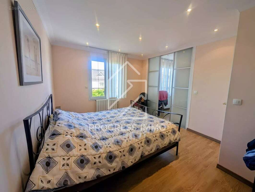 Maison à ORMESSON-SUR-MARNE