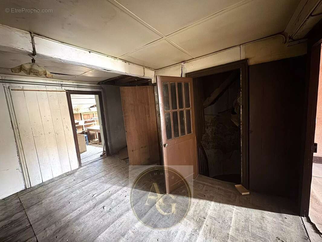 Appartement à MAS-SAINTES-PUELLES