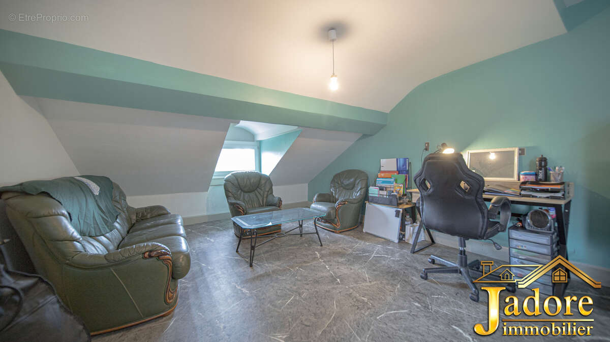 Ensemble immobilier entierement renove - photo 18