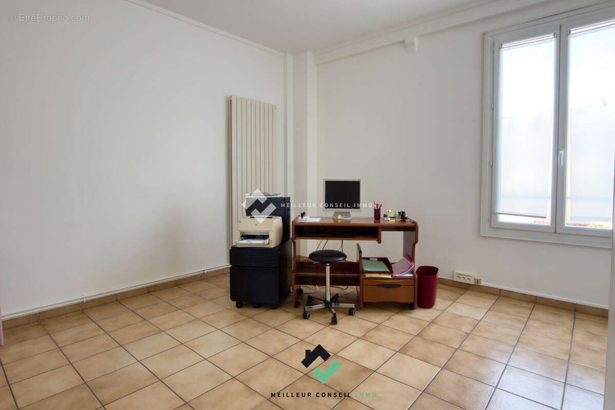 Appartement 65 m² à Choisy-Le-Roi  - photo 2