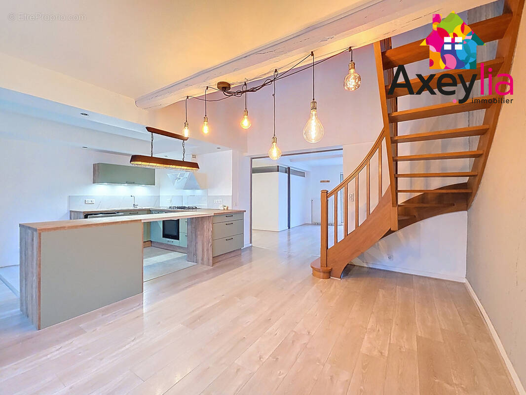Appartement à LE COTEAU