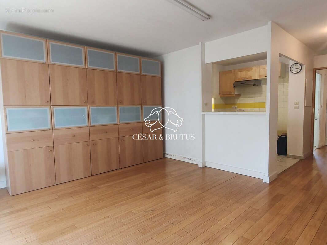 Séjour  - Appartement à LYON-8E