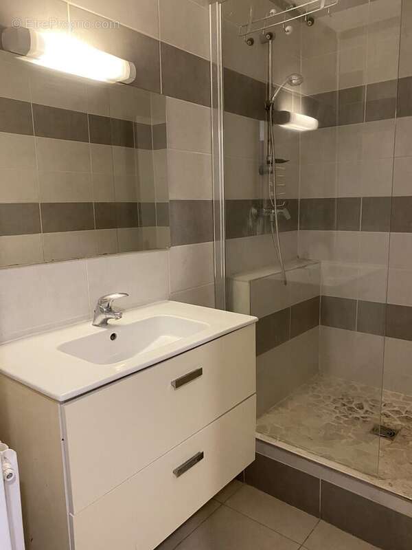 Appartement 89 m² à Bourg-Les-Valence  - photo 3