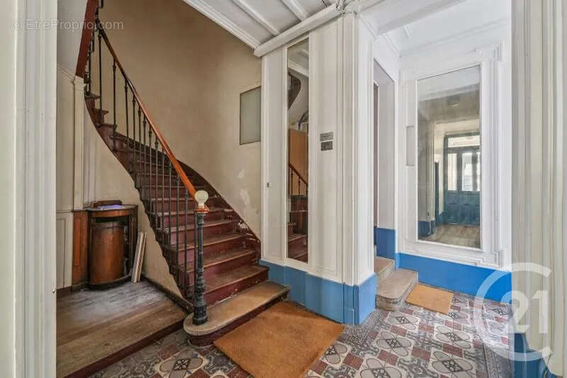 Appartement à NEUILLY-SUR-SEINE