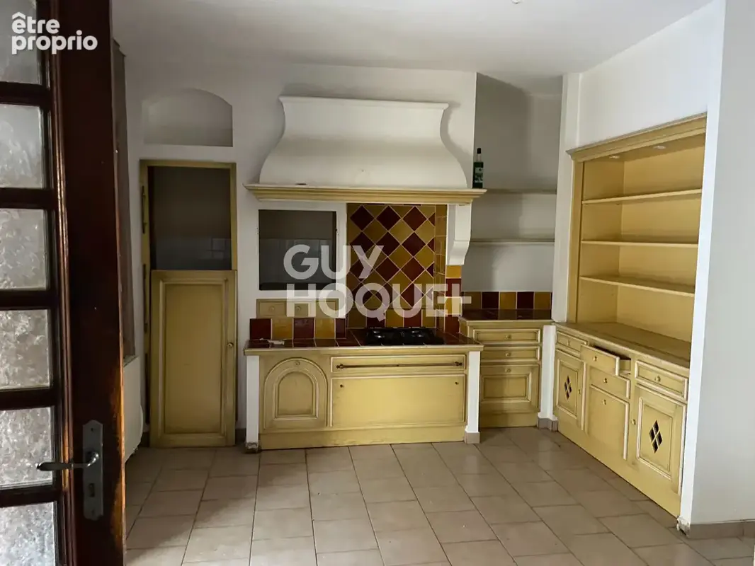 Immeuble avec commerce , logement et dépendance à Saint Laurent de Mure - Réf 4730 - 395 000 - photo 3
