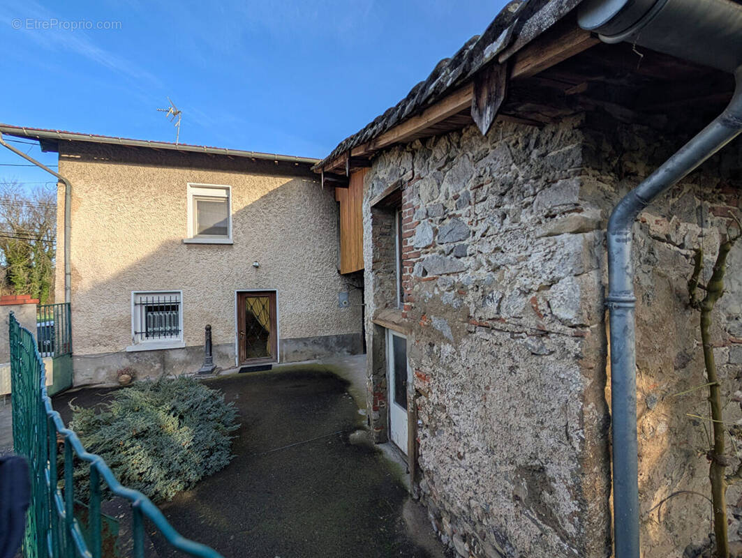 Maison à PONT-EVEQUE