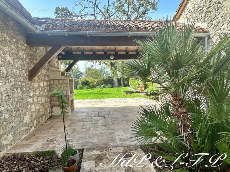 Maison à SAINT-LEON-D&#039;ISSIGEAC