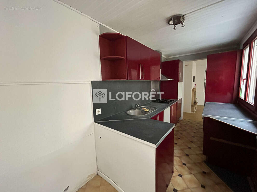 Maison à MONTLIEU-LA-GARDE