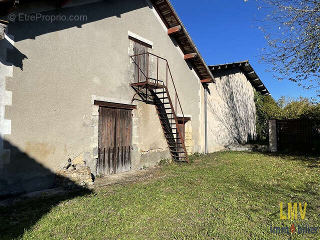 Maison à SAINT-MICHEL-DE-MONTAIGNE