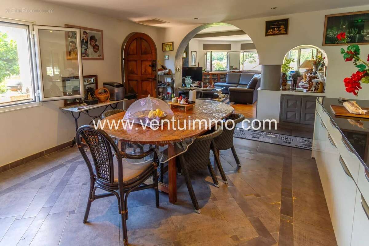 Une configuration unique – 3 espaces indépendants à Cagnes-sur-Mer - photo 3