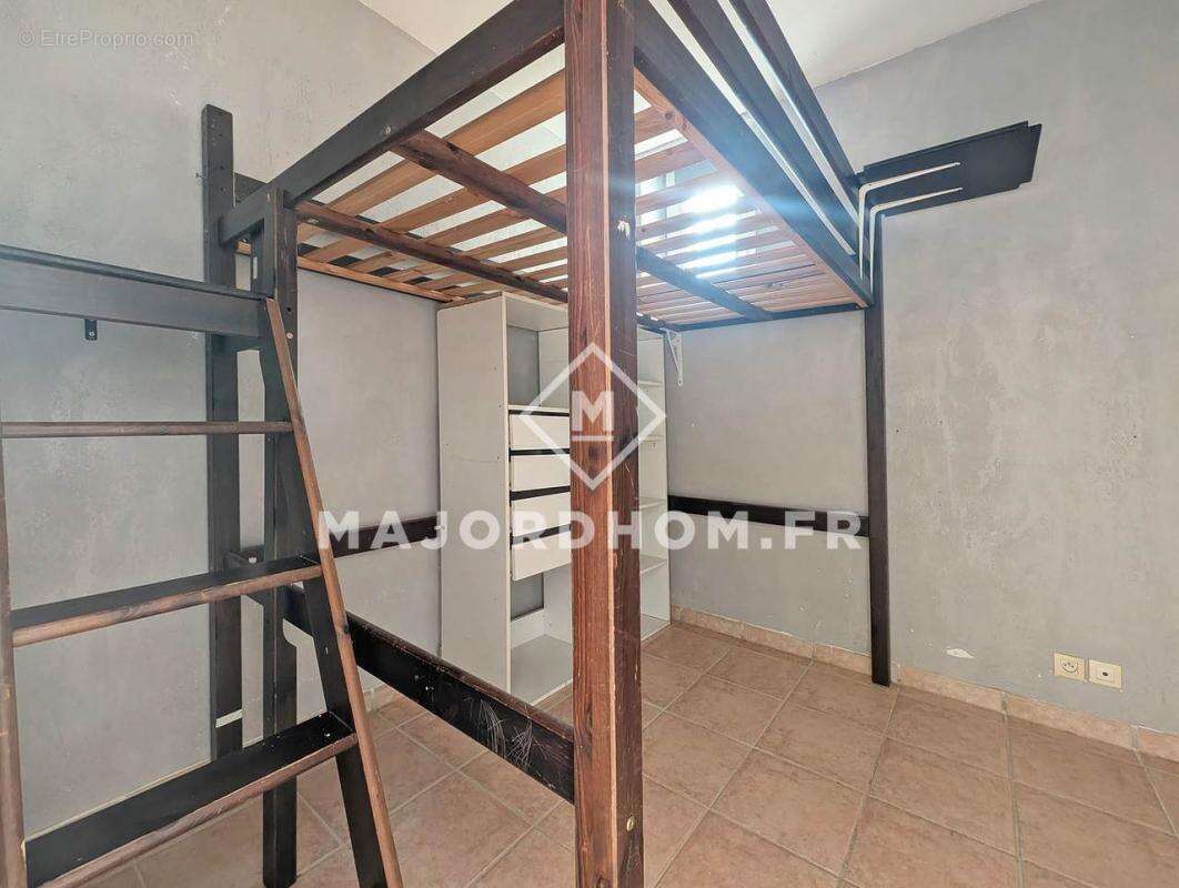 Appartement à MARSEILLE-5E