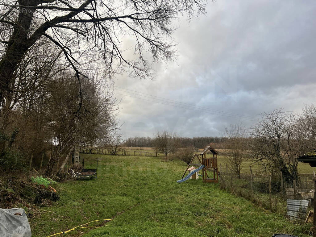 Maison à SOUGERES-EN-PUISAYE
