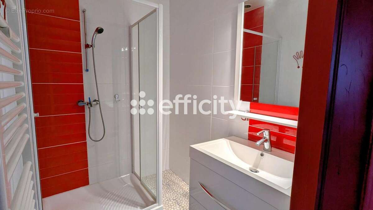 Appartement à BARBEZIEUX-SAINT-HILAIRE