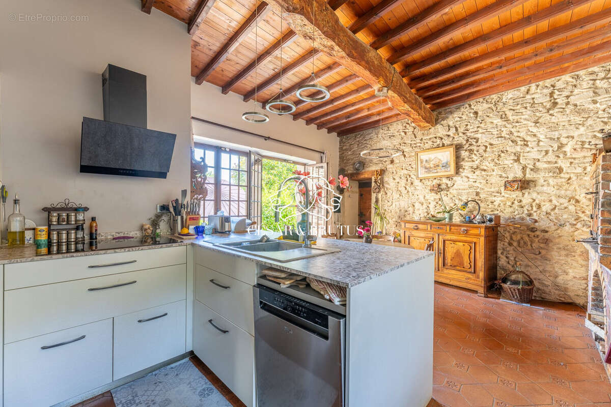 Maison 7 pièces 218 m² à vendre à Maubec (38300) - photo 9