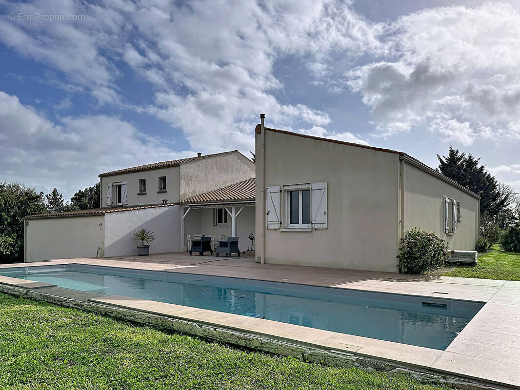 Maison à YVES