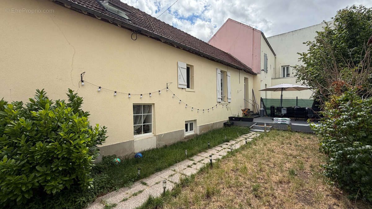 Maison de ville - Mantes-la Jolie - Les Martraits - 5 pièces - 100 m2 - photo 9