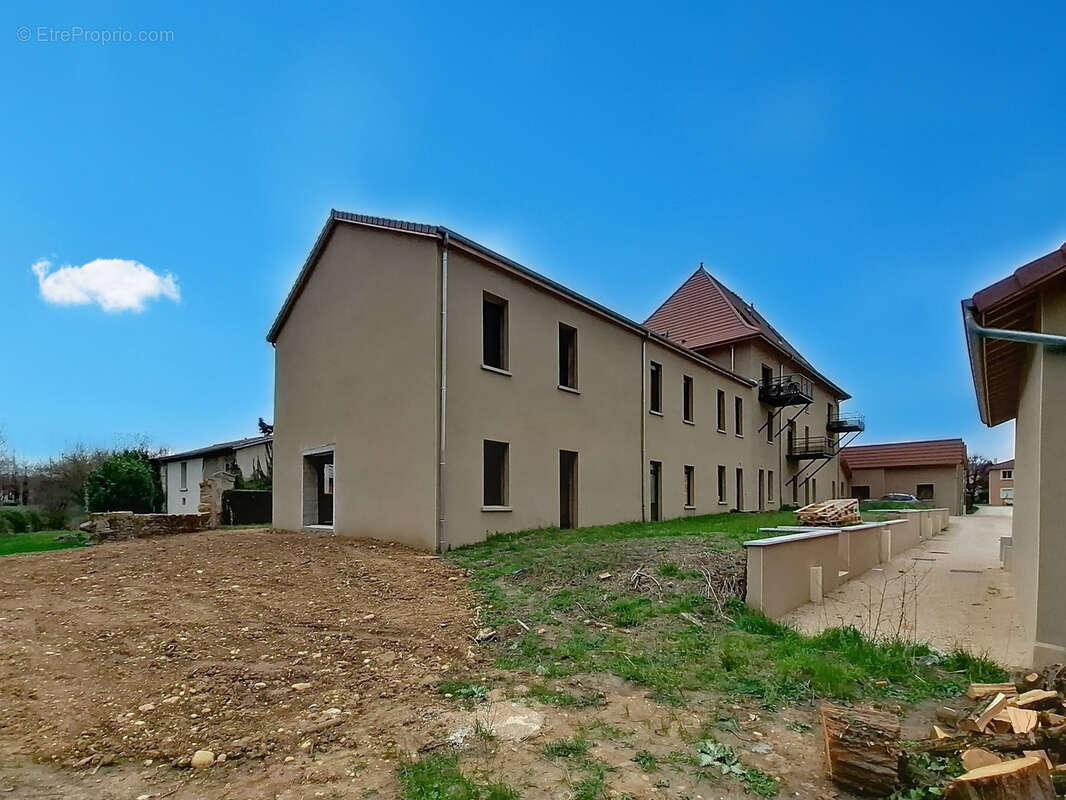 Autre à SEREZIN-DU-RHONE