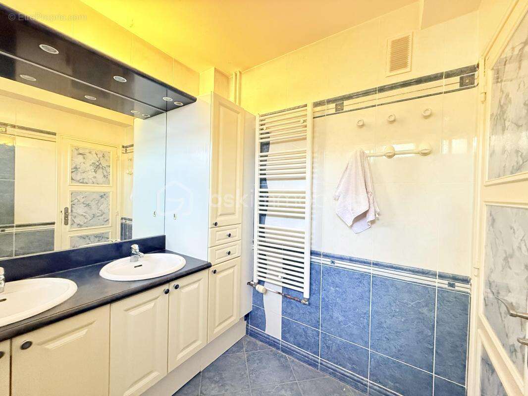 Appartement à NEUILLY-PLAISANCE