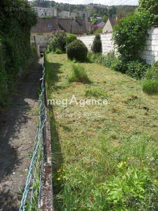 Maison à PONT-SUR-YONNE