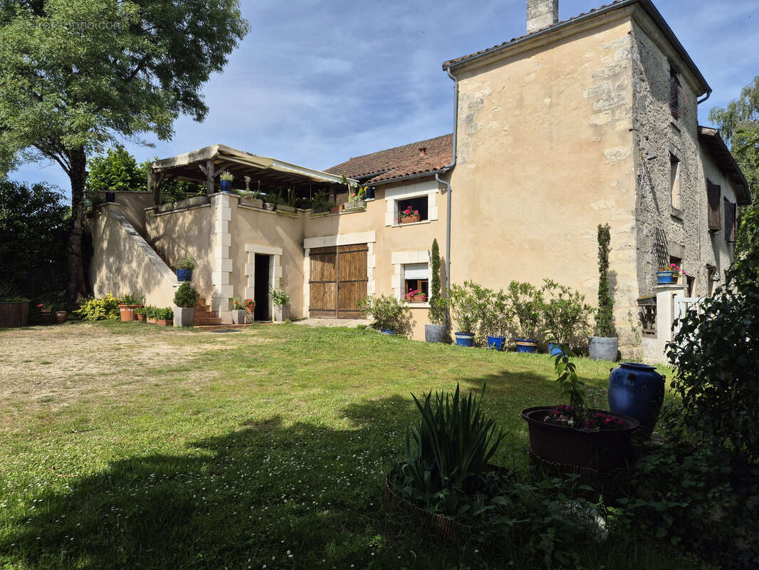 Maison à BIRAS