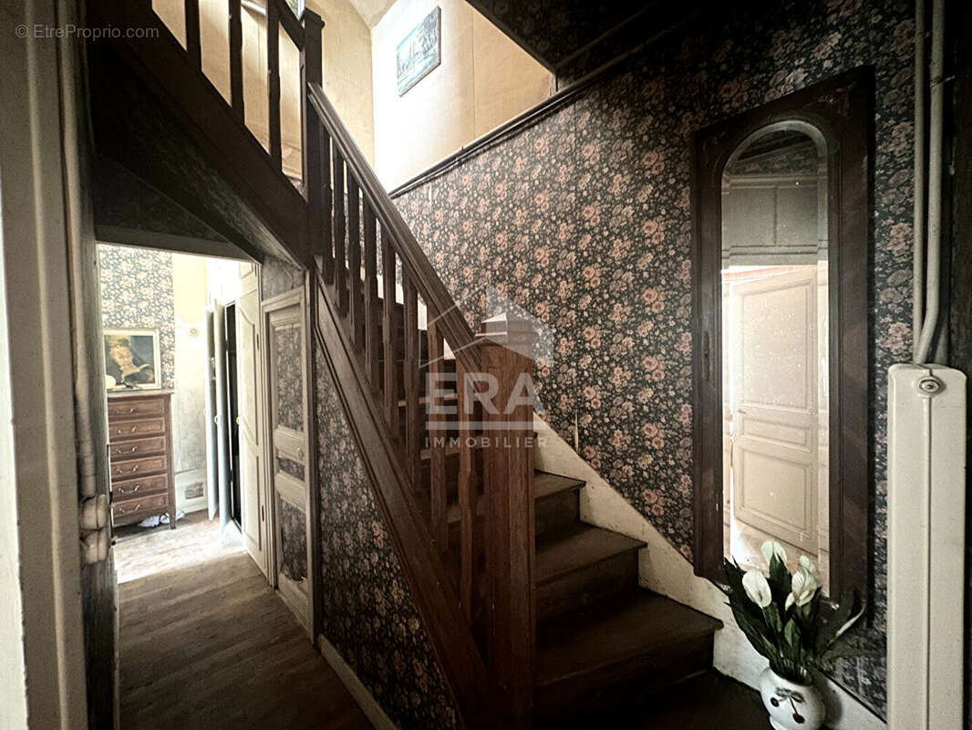 Maison à laval-en-brie - photo 9