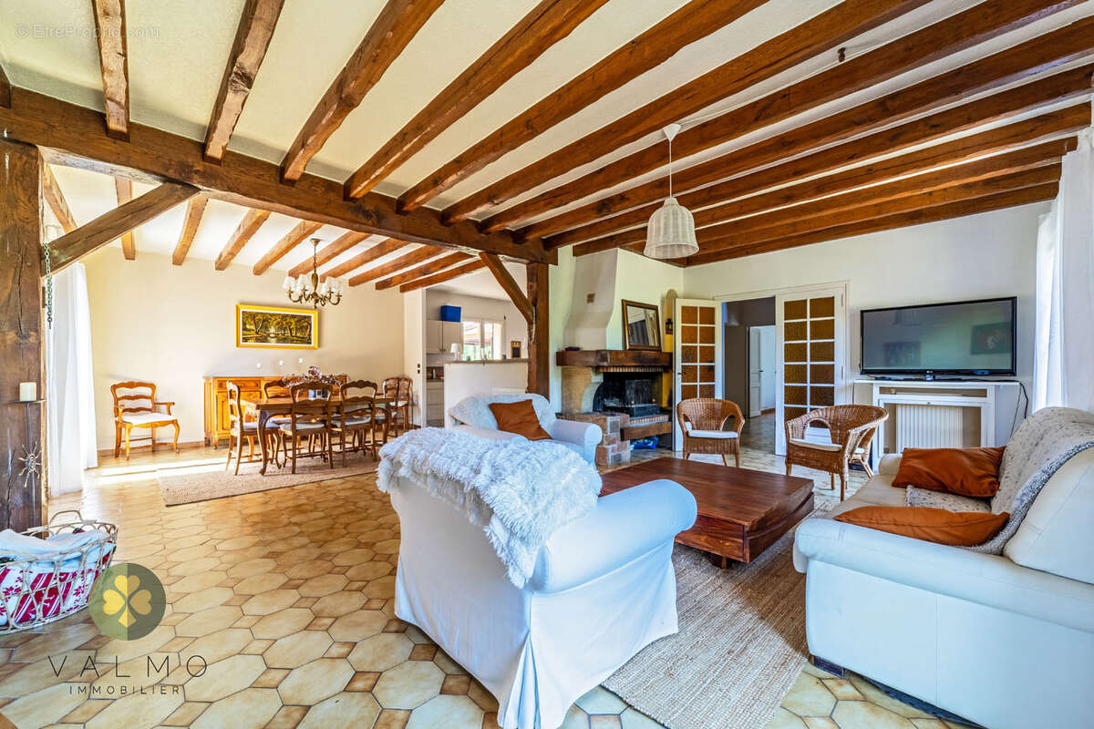 Maison à CIVRY-LA-FORET