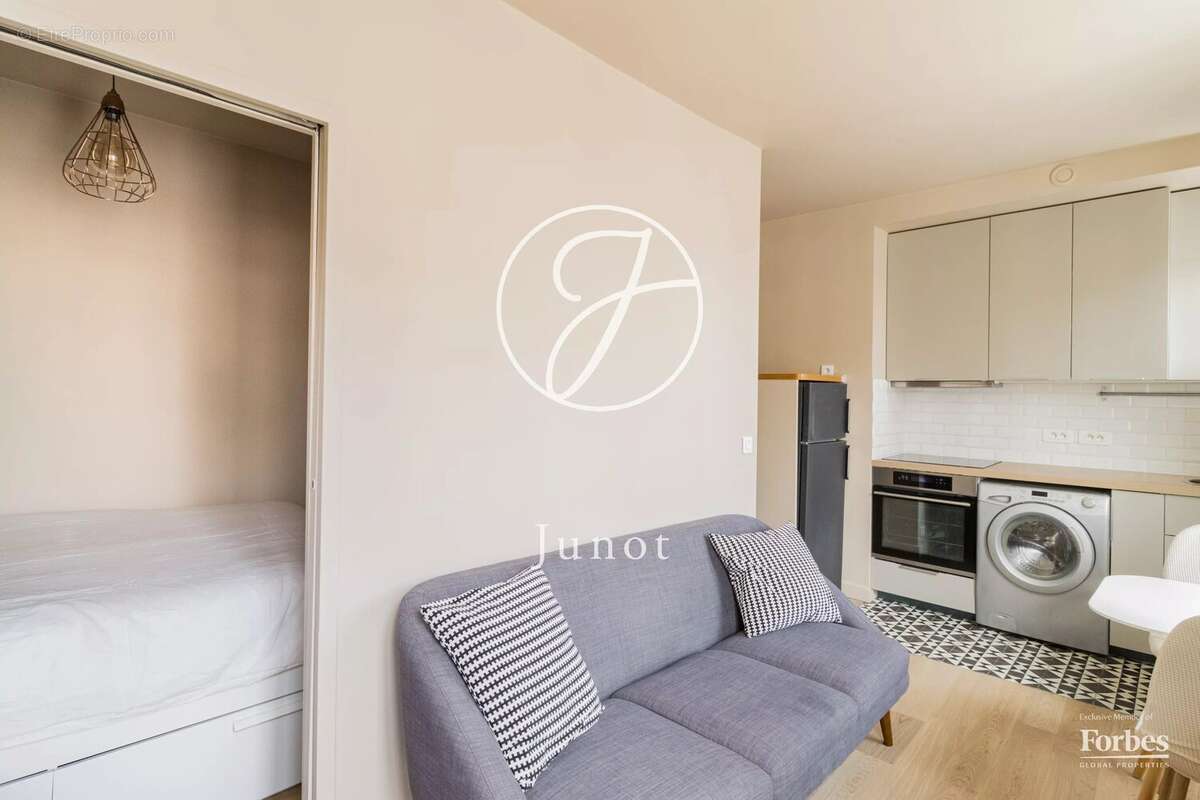 Appartement à PARIS-7E