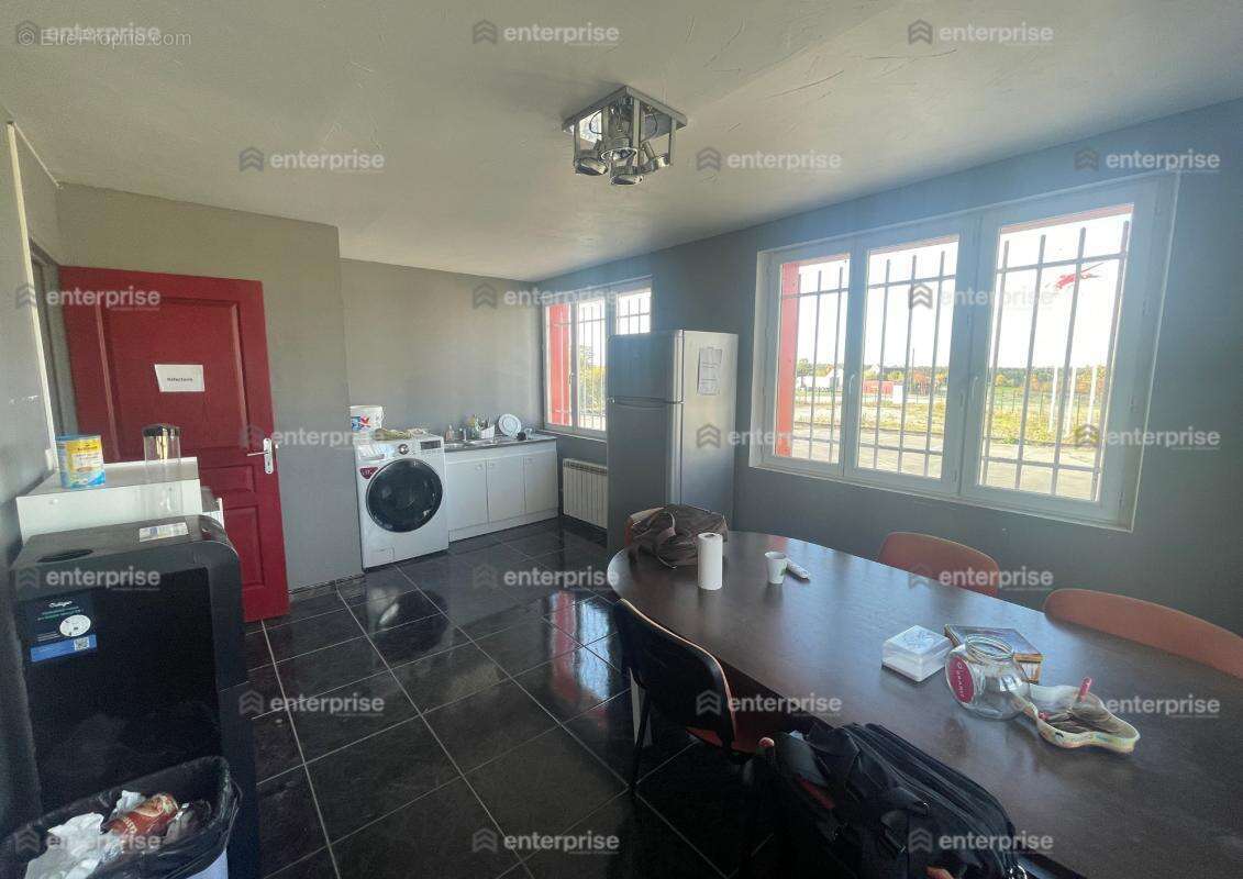 Commerce à MONT-D&#039;ORIGNY