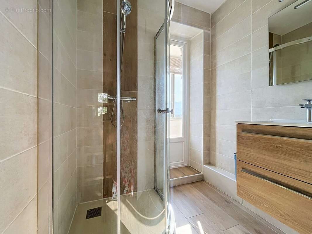 Appartement 55 m² à Sassenage  - photo 9