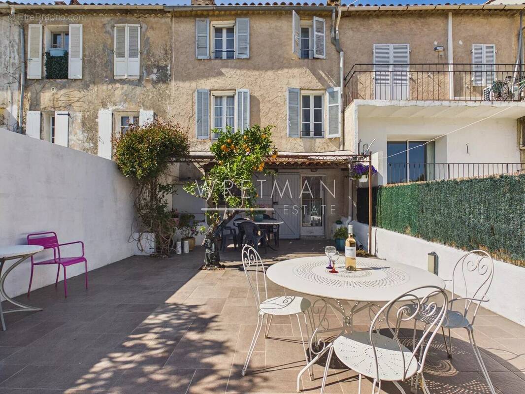 Maison à PLAN-DE-LA-TOUR