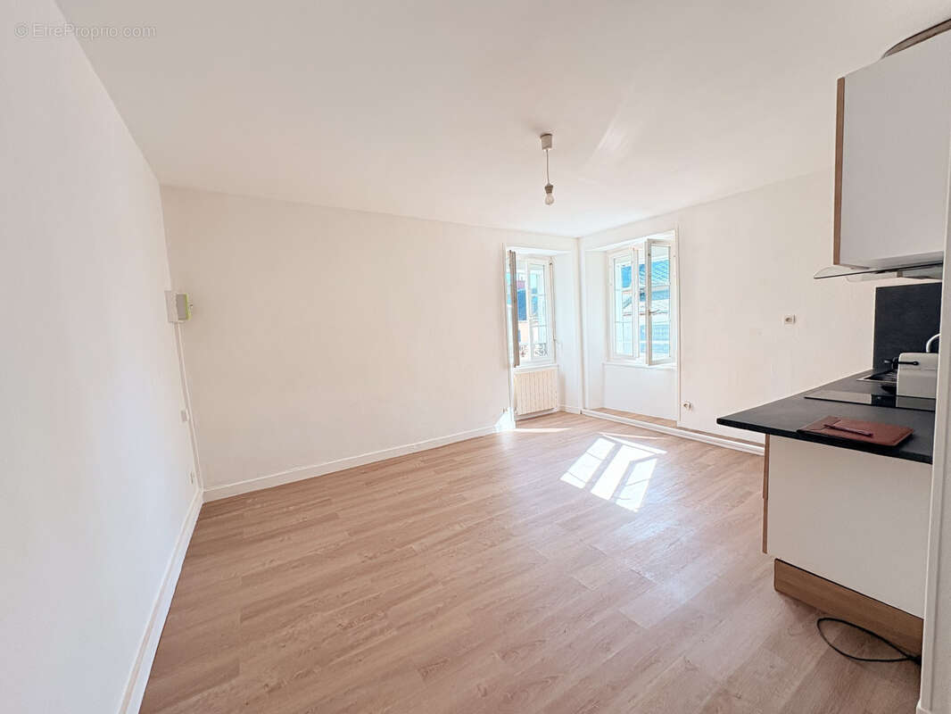 Appartement à PORT-EN-BESSIN-HUPPAIN