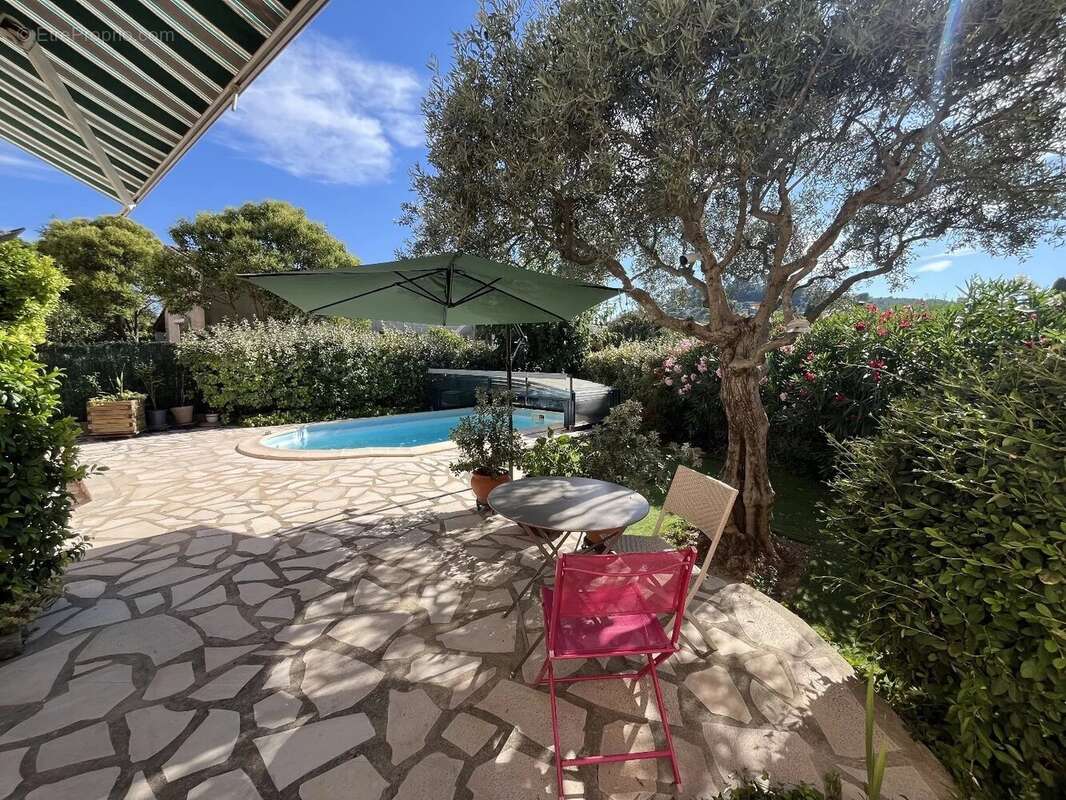Centre, villa plain pied 3 chambres et bureau, piscine,  garage et atelier - photo 5