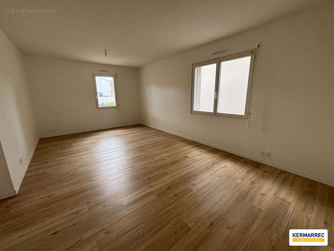 Appartement à DOMAGNE