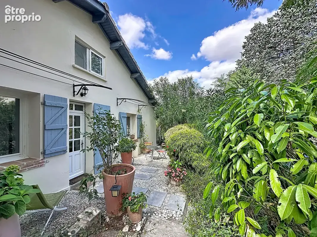 Castanet Tolosan - Maison de ville 3 pièces avec jardin - photo 2