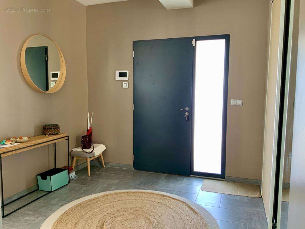 Maison à FONTAINE-LE-PORT