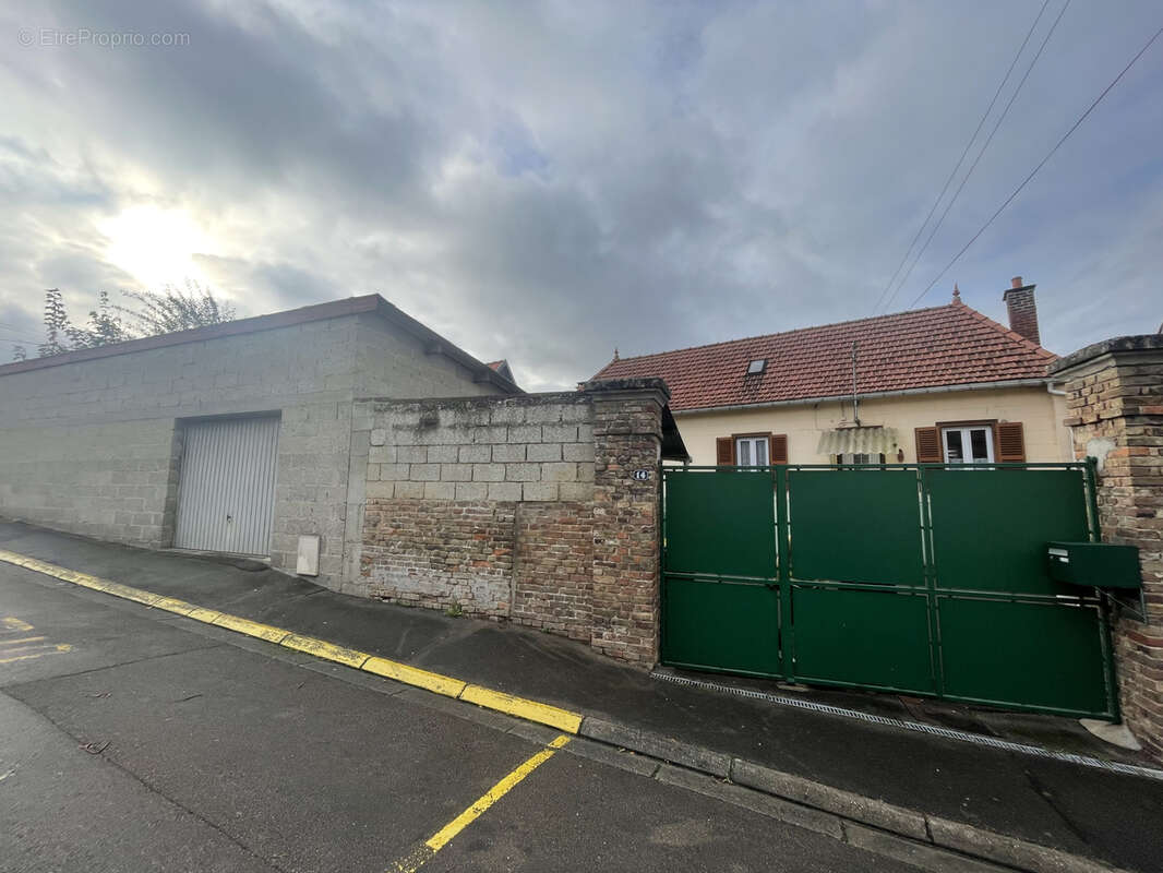 Maison à FLIXECOURT