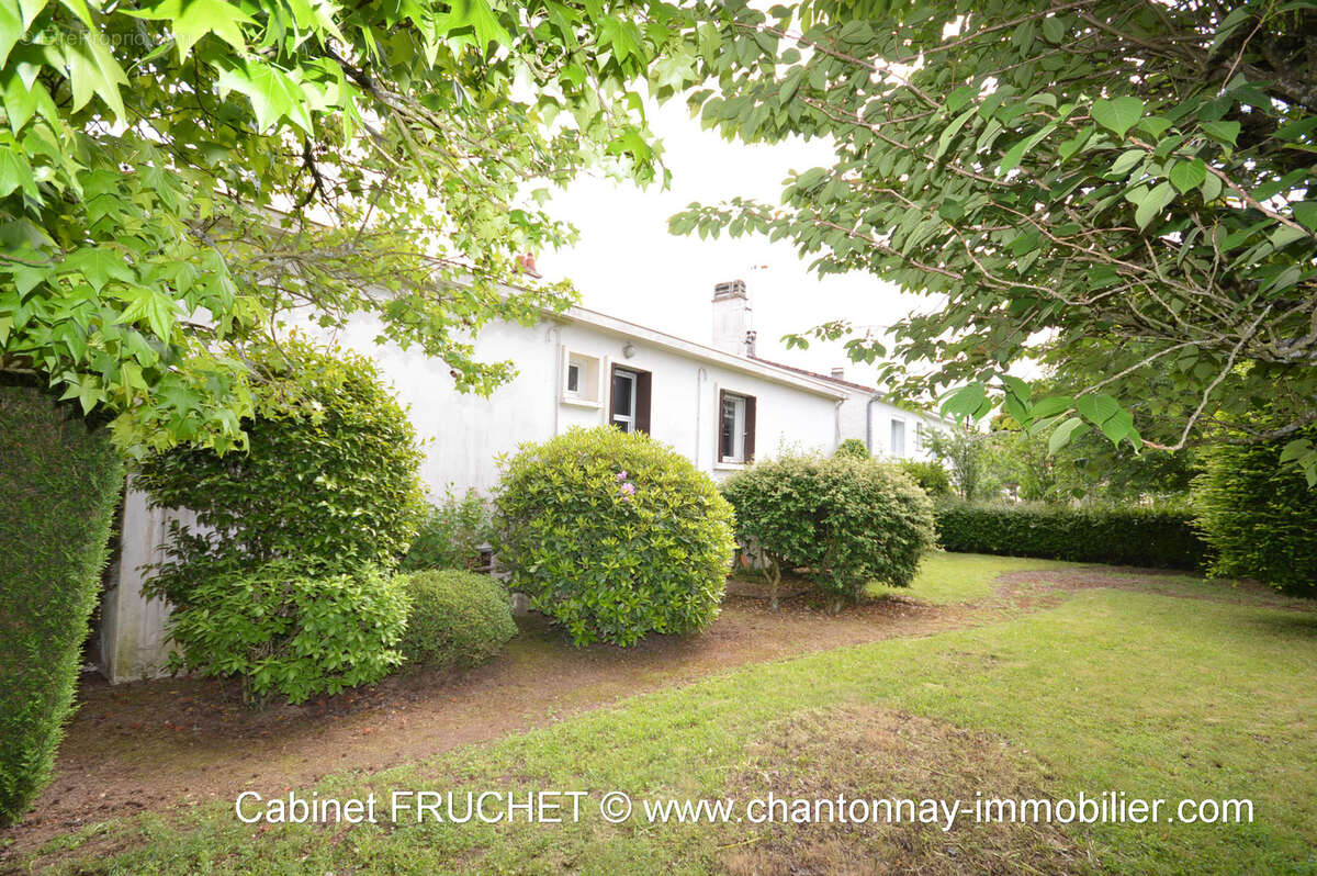 Maison à LES HERBIERS