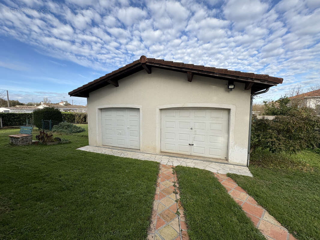 A Bazas Maison avec 2 logements - photo 17